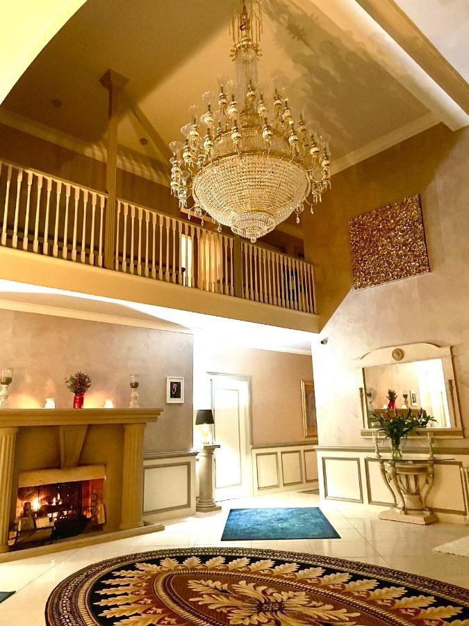 Finn Village - Loch Lomond Villa B&B - Black Room With Jacuzzi-Style Bath Glasgow Eksteriør bilde